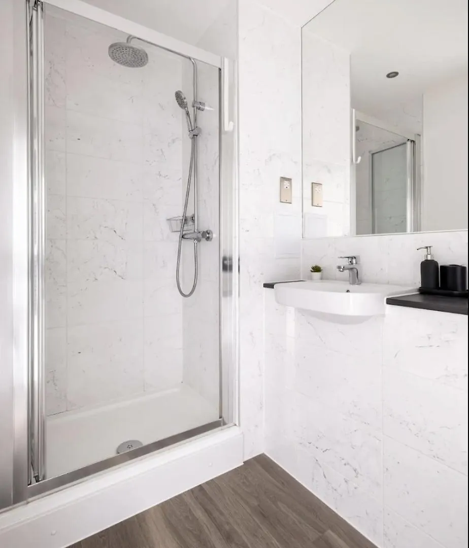 Scandi Style Flat In London With Private Terrace 0*,